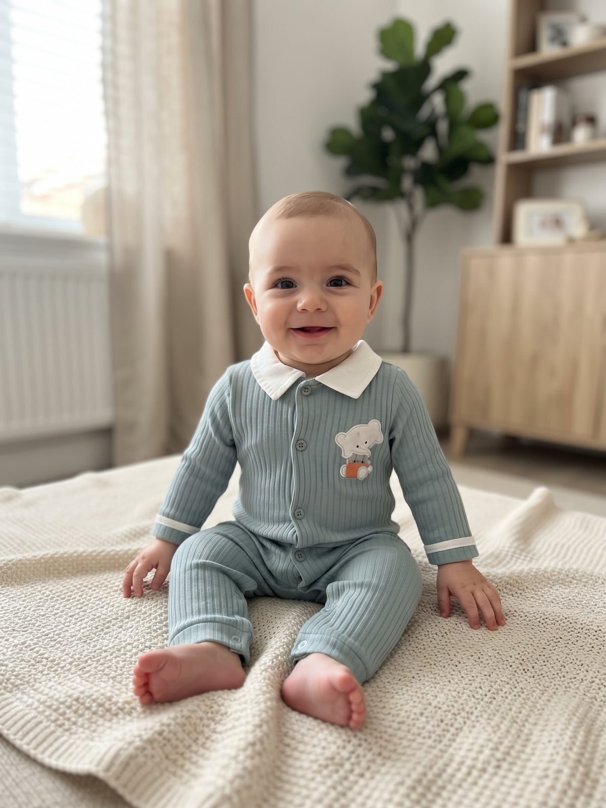 Little Dreams Rib-Knit Baby Romper with Contrast Collar and Elephant Patch